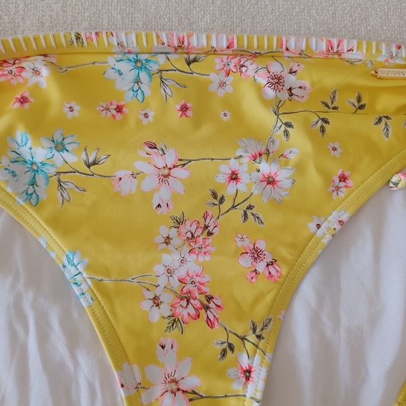 VENUS Sunseeker Yellow Floral Bikini Bottom, size 14 - Picture 3 of 13